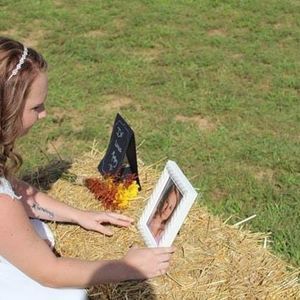 Meet your Posher, Feleshia